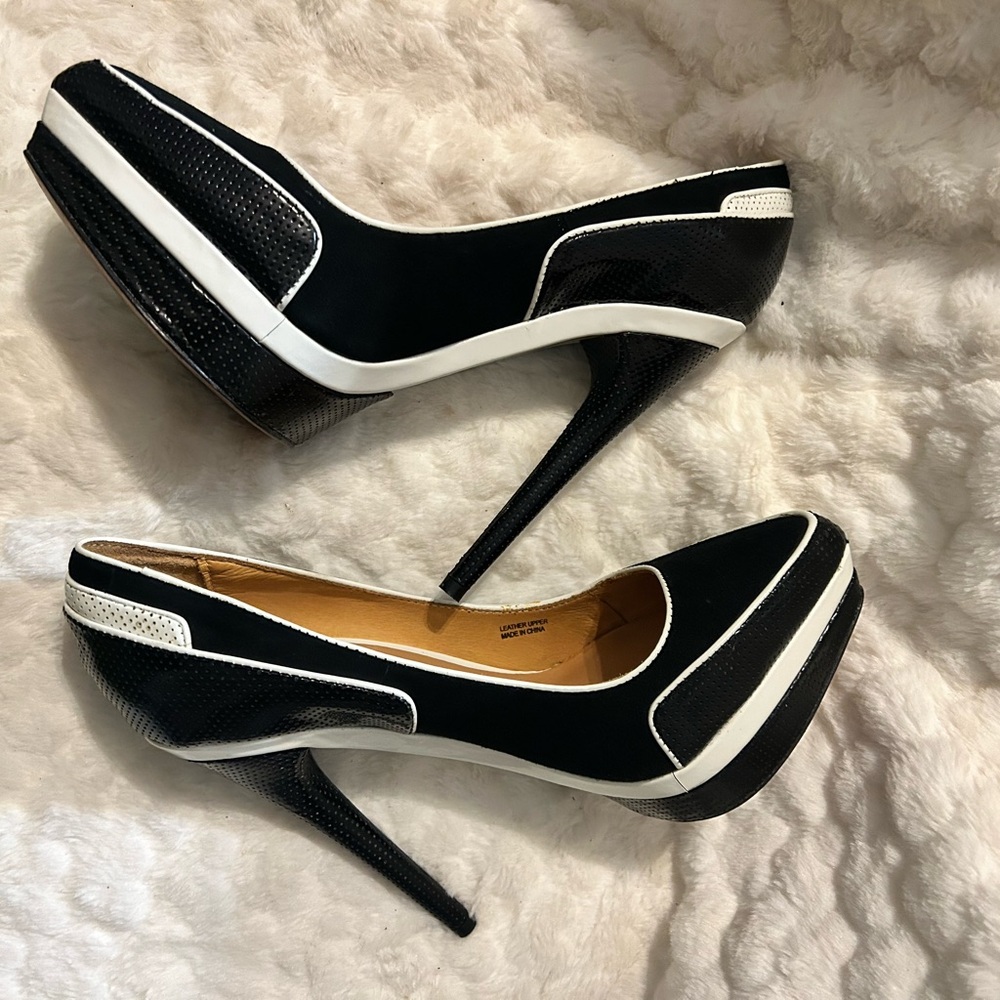 L.A.M.B. by Gwen Stefani Domino Black and White Stiletto Heels women’s size 8M - Picture 9 of 16
